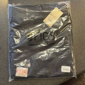 FIGS Black Kade Cargo Scrub Pants